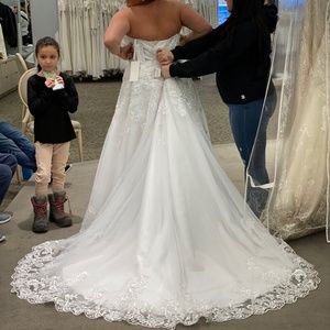 Ivory wedding dress